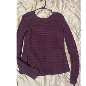 American Eagle Women’s Maroon sweater